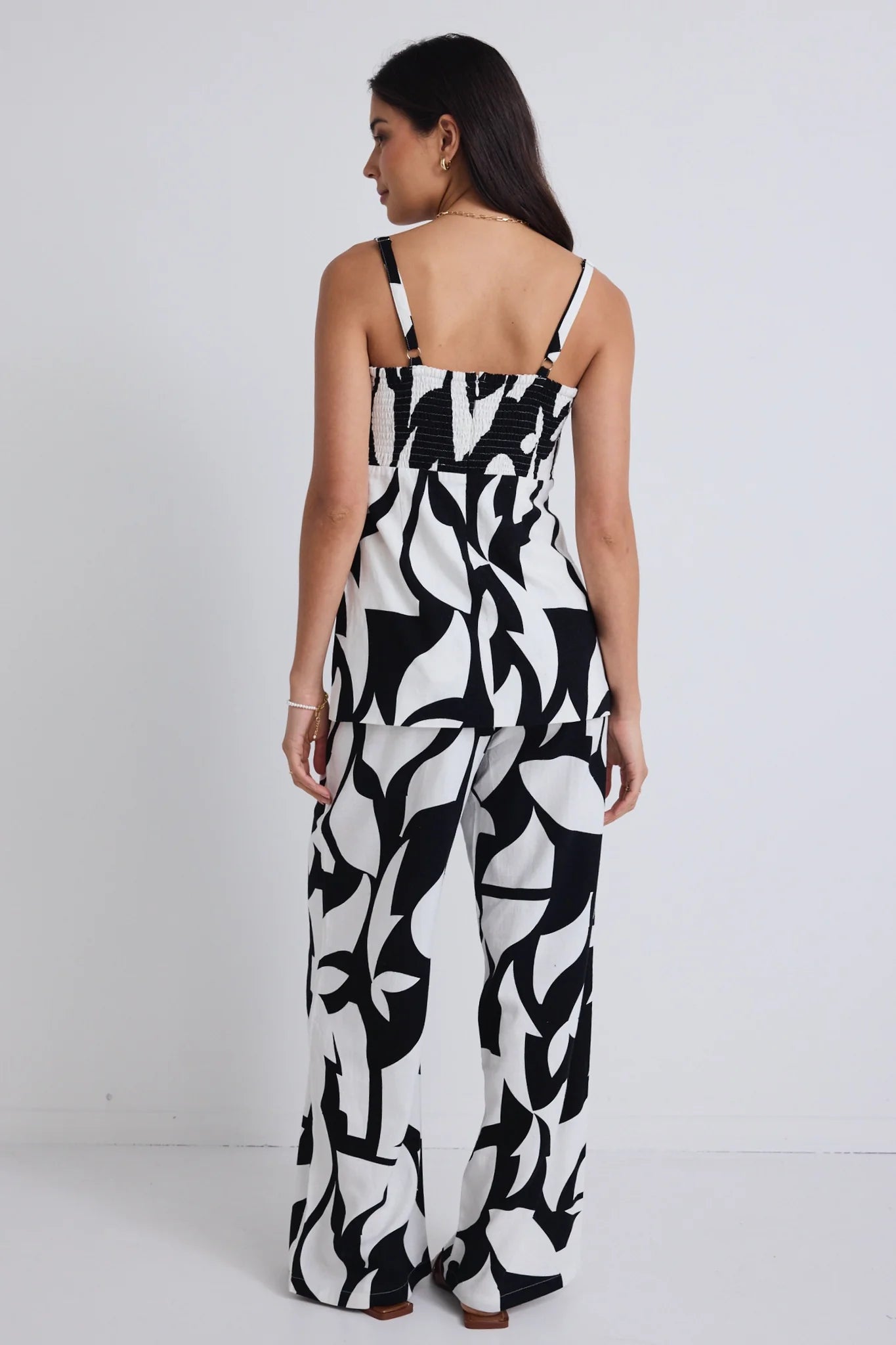 Sunkissed Black White Cutout Print Split Hem Cami Top.