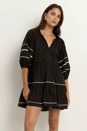 Again Black SS Tiered Smock Dress