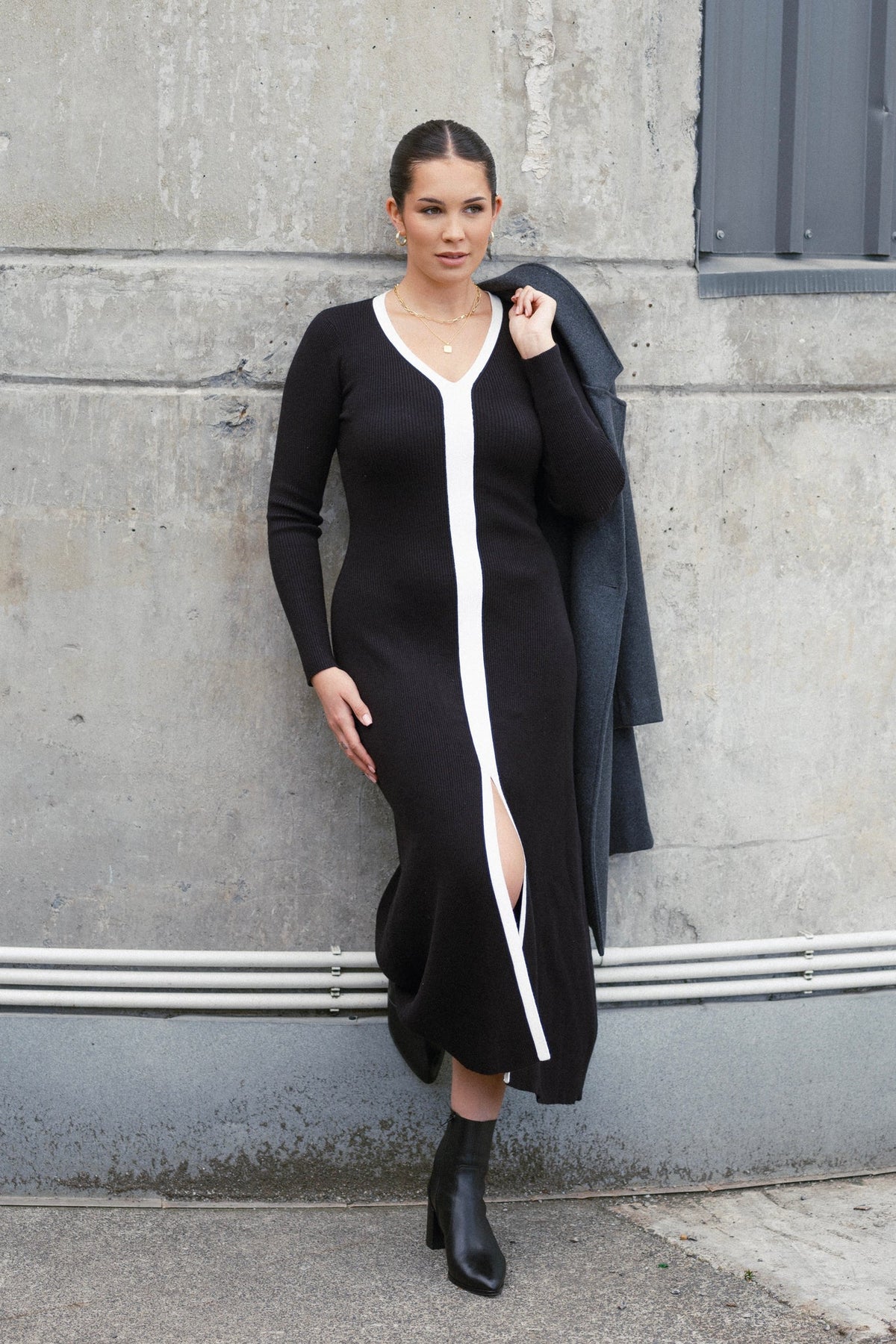 Spree Black And White V Neck Rib Knit Maxi Dress